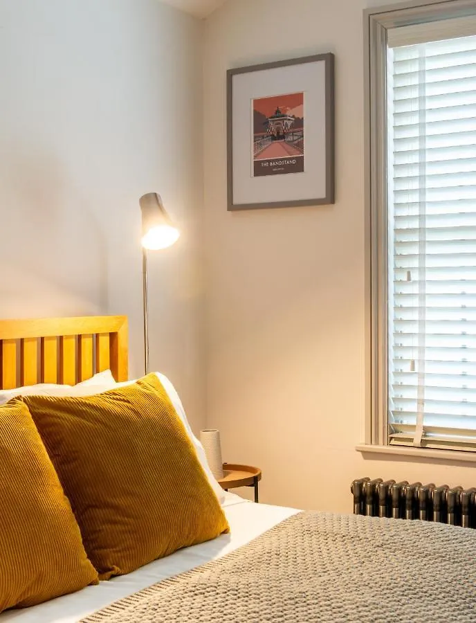Beautiful, Central, 3 Min Walk From Beach, 2 King Doubles Brighton United Kingdom